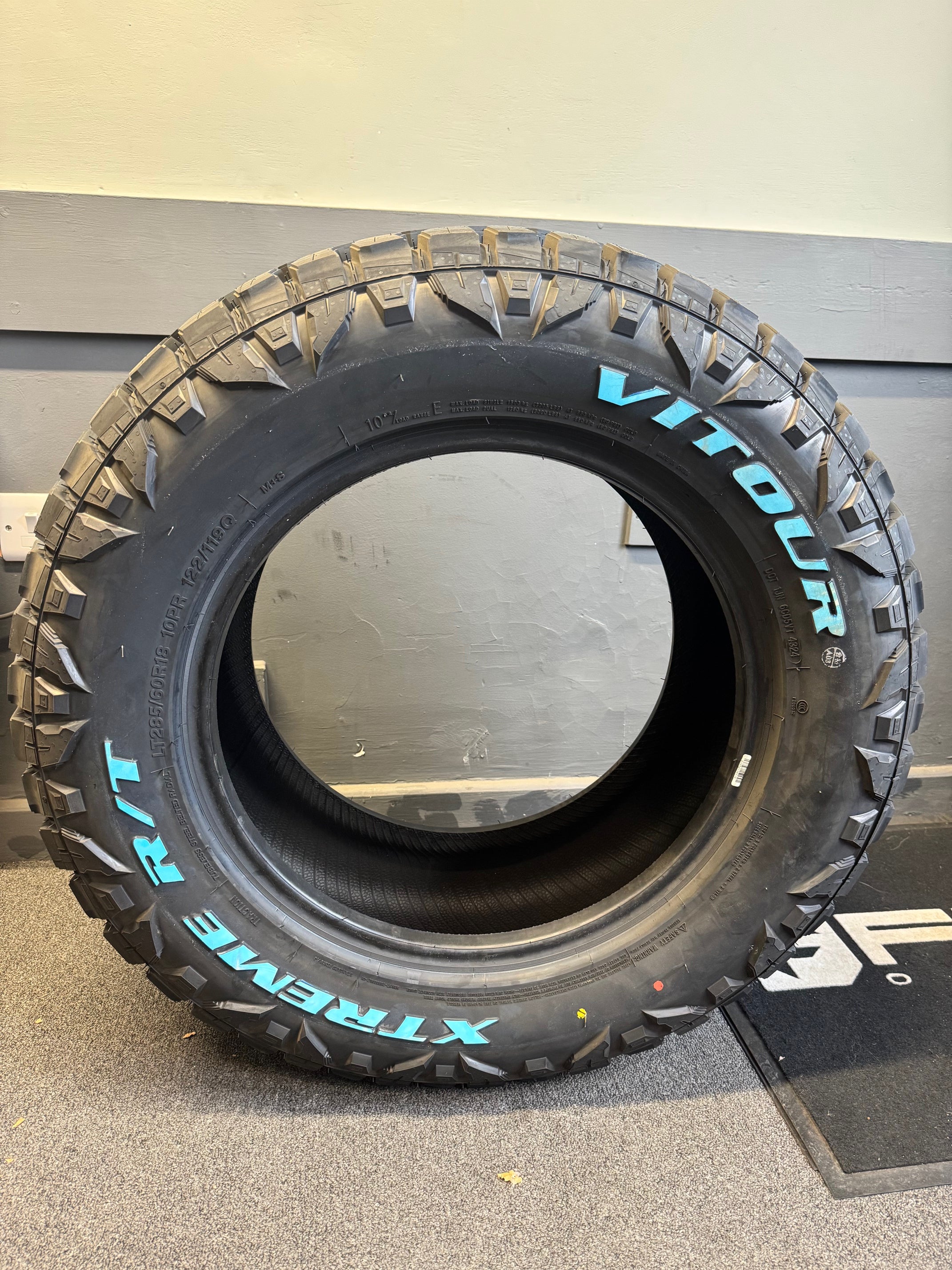Vitour Galaxy Xtreme RT Raised White Letter - 35/12.50R17