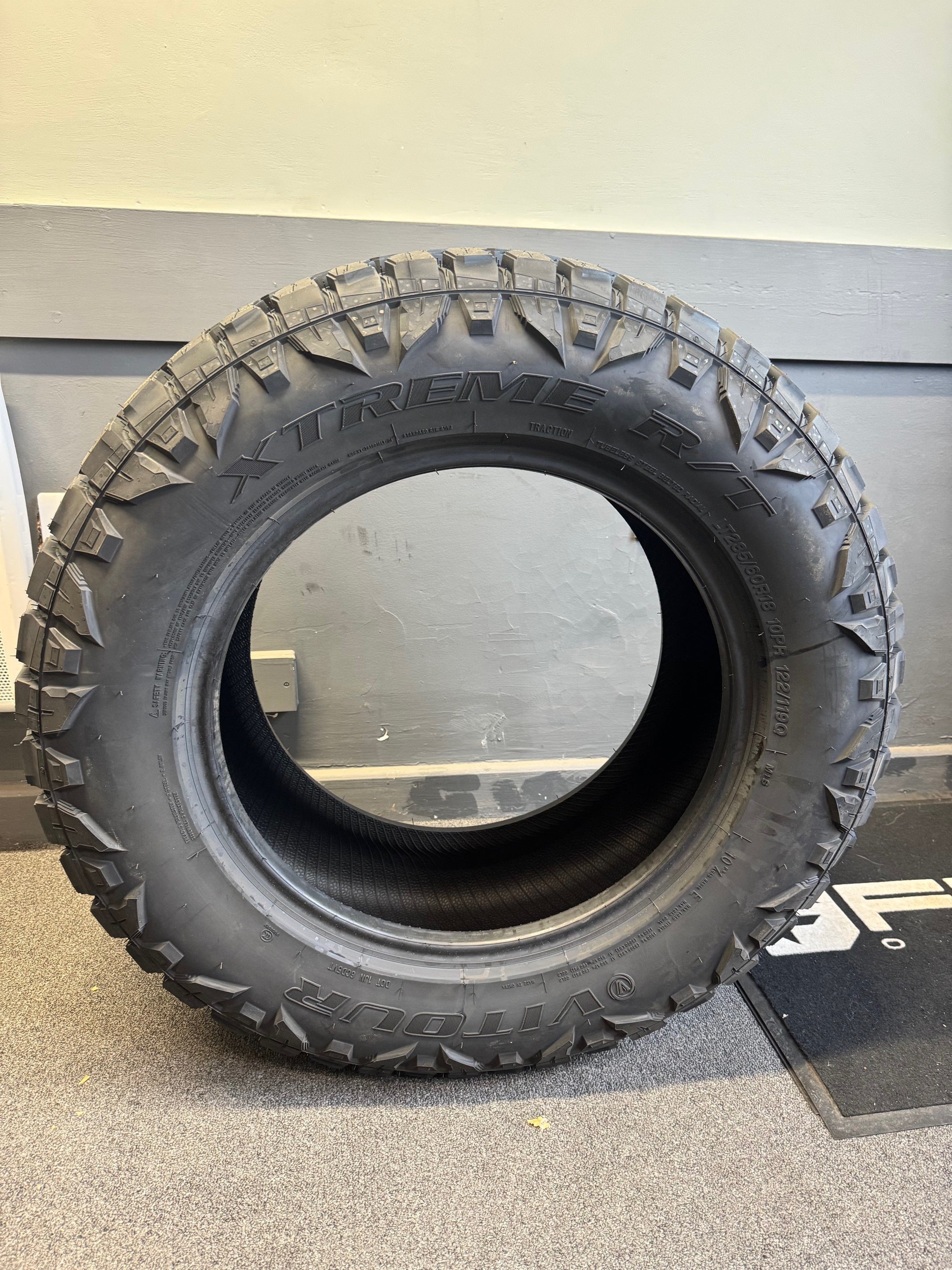 Vitour Galaxy Xtreme RT Raised White Letter - 265/60R18