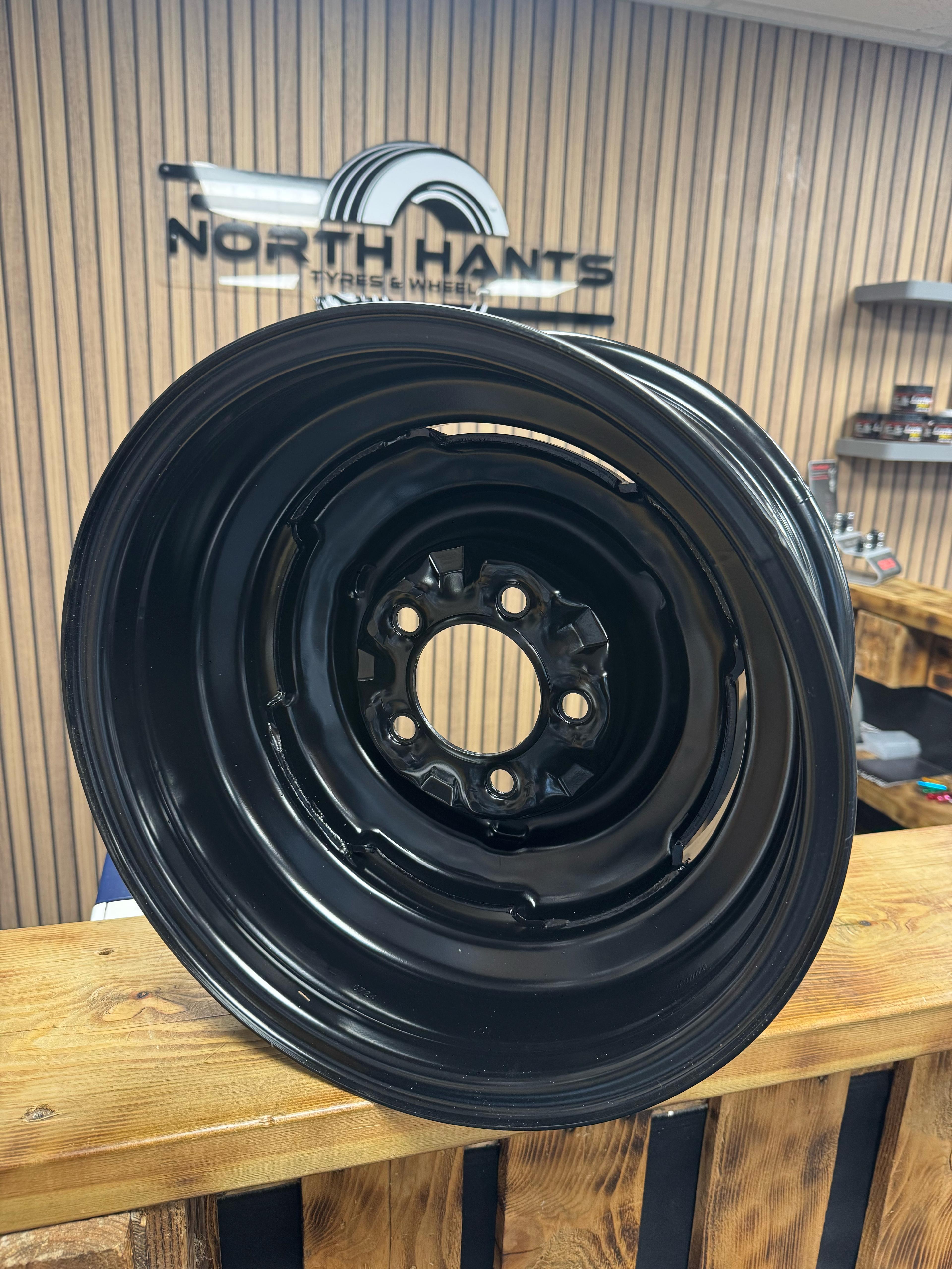 NHT Classic Ford OE 5-114.3 (5-4.5") 15X7 Gloss Black 4.25" BS