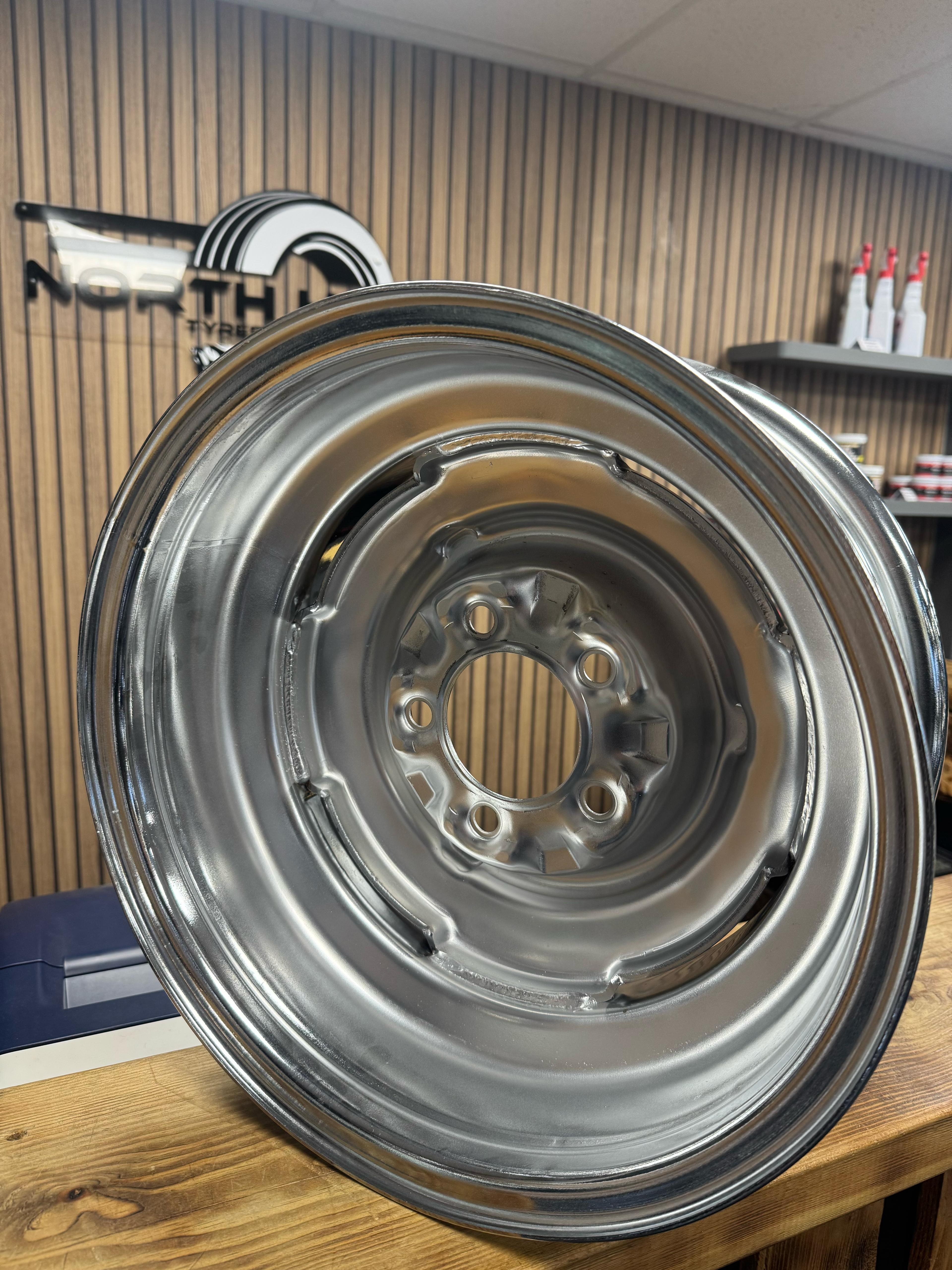 NHT Classic Ford OE 5-114.3 (5-4.5") 15X8 Chrome 4.25" BS