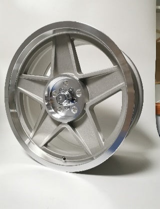 Globe GT WT515 5-114.3 (5-4.5") 17x8 Vintage Silver Machine Lip 4.5" BS