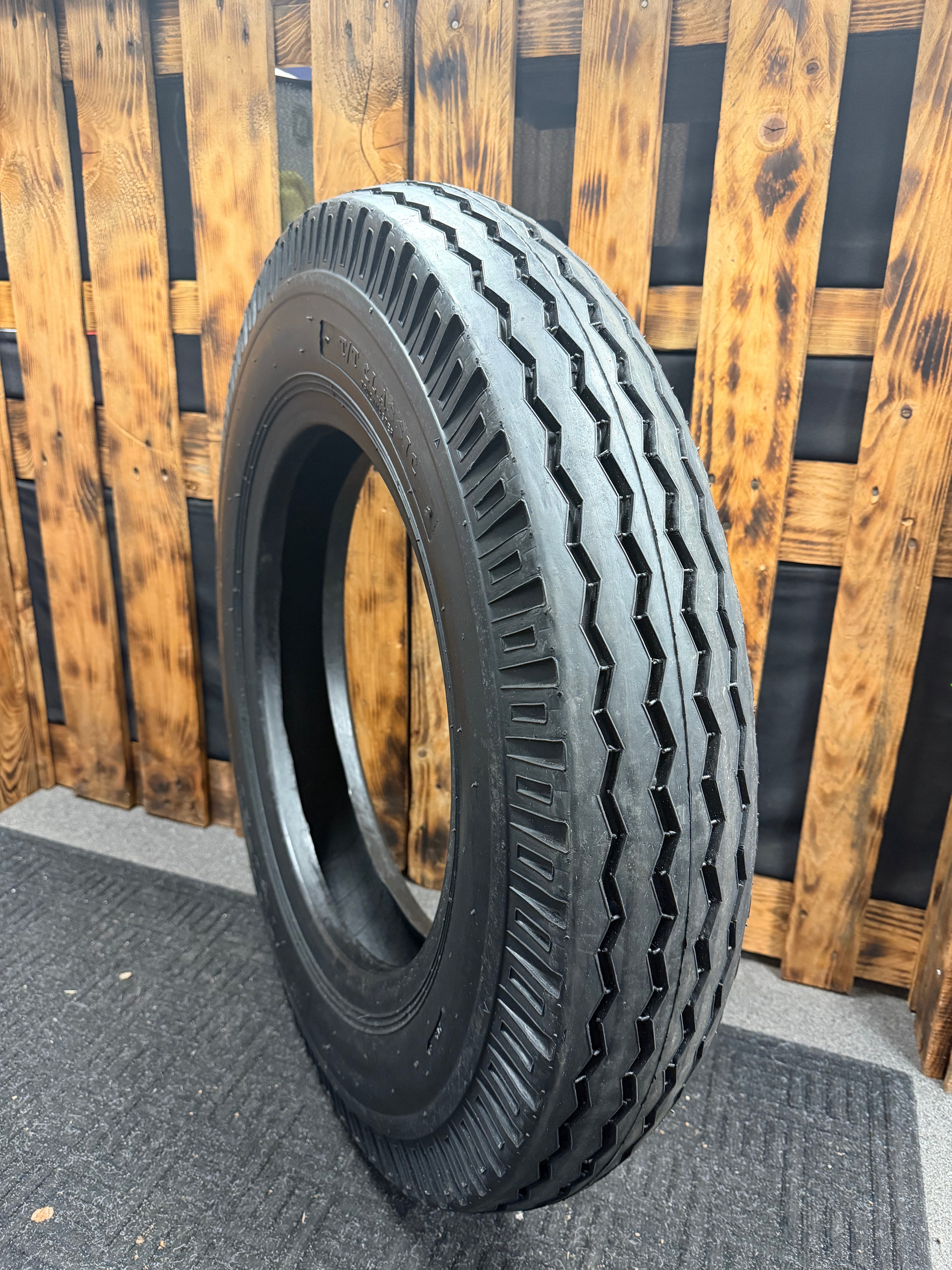 700X20 T/T Classic Truckmaster Ribbed