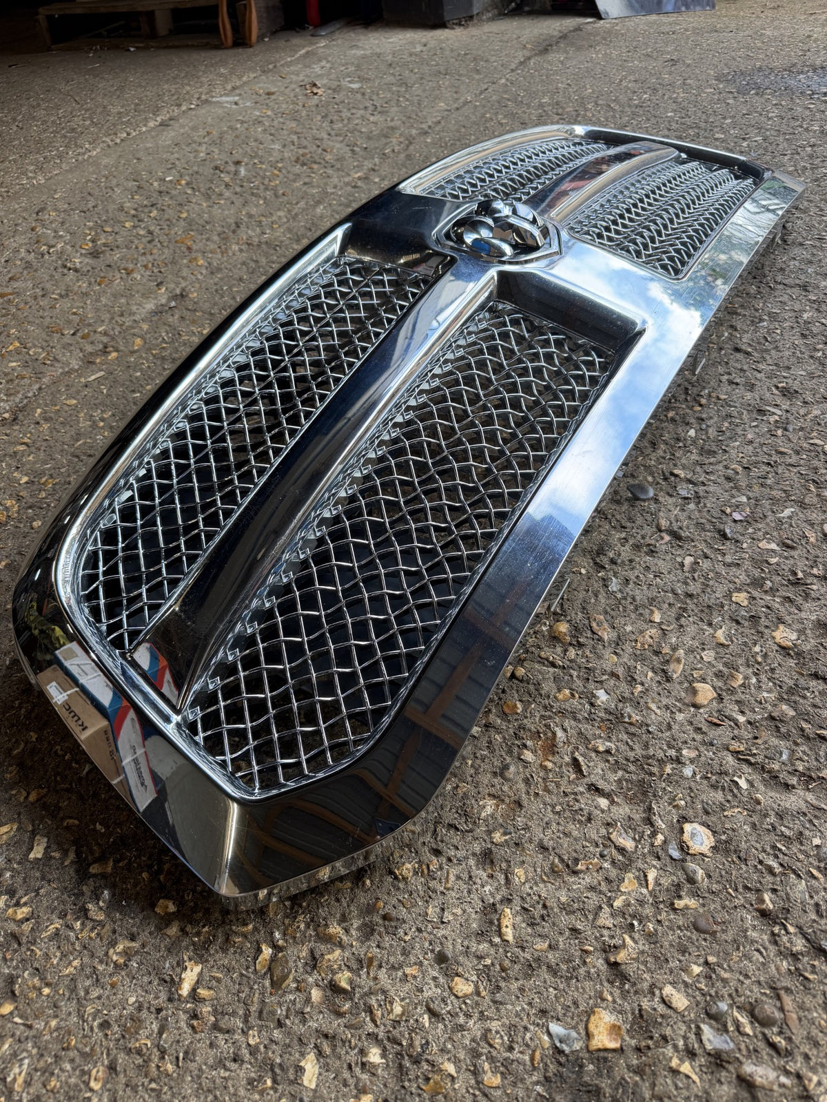 2013 - 2018 Dodge Ram 1500 Chrome Laramie Grille TAKEOFF 68148231AC WITH BADGE