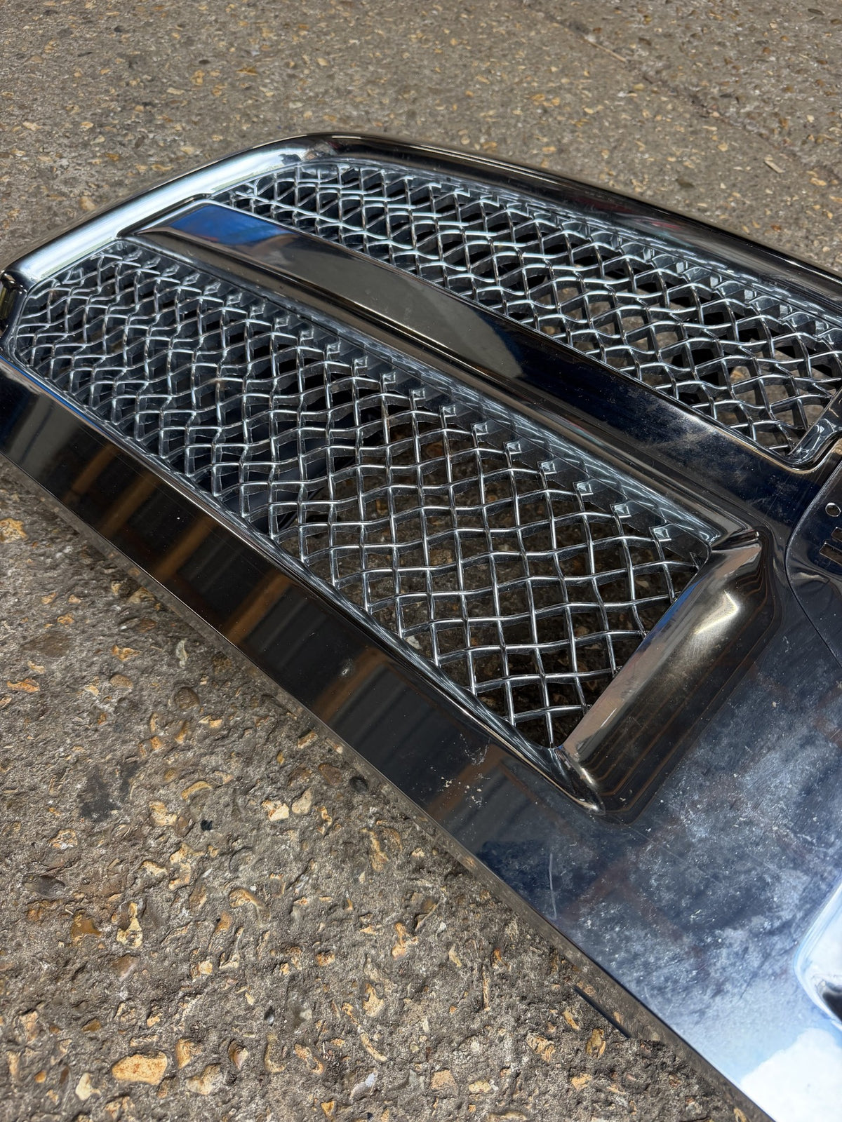 2013 - 2018 Dodge Ram 1500 Chrome Laramie Grille TAKEOFF 68148231AC NO BADGE