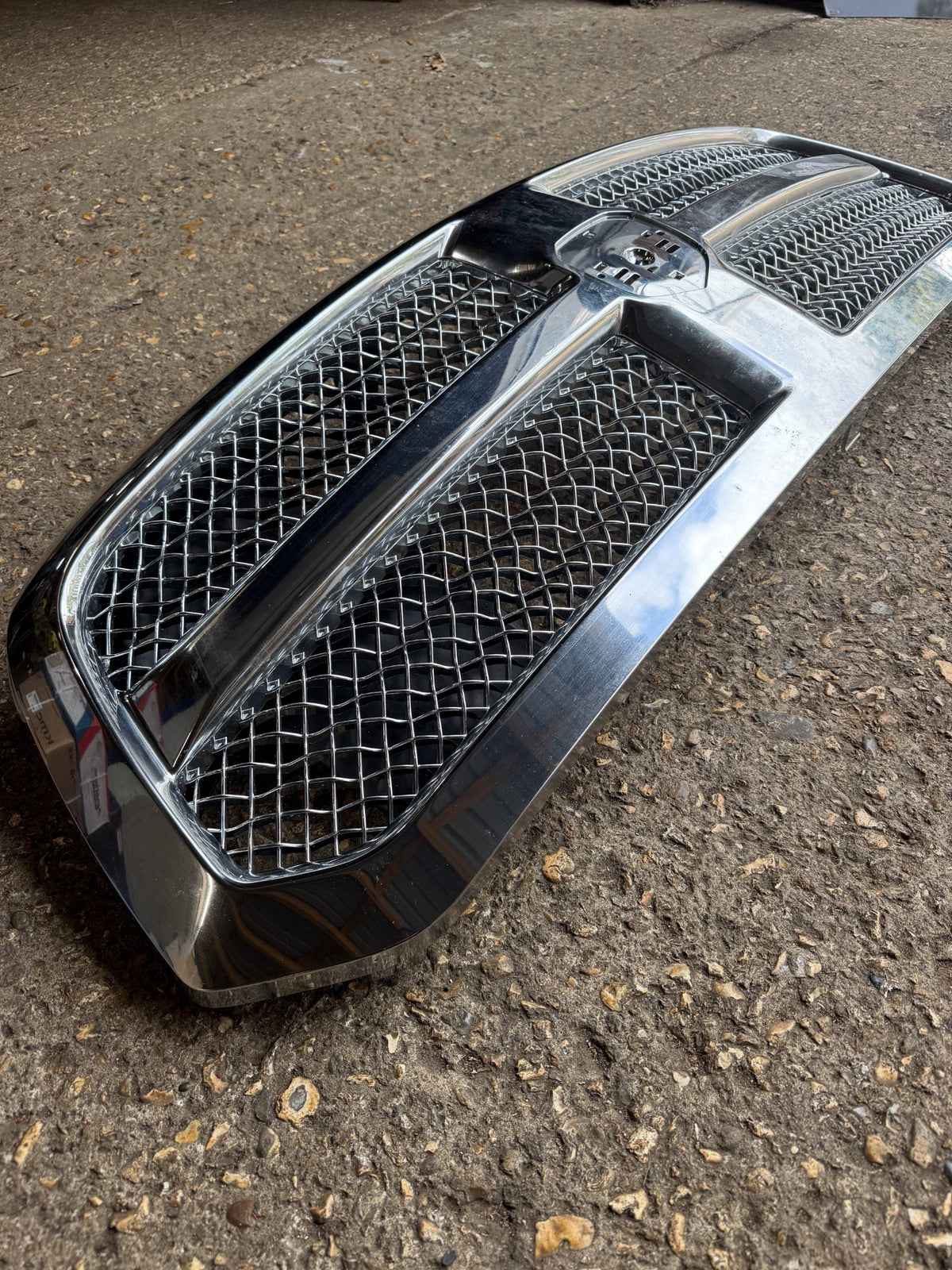 2013 - 2018 Dodge Ram 1500 Chrome Laramie Grille TAKEOFF 68148231AC NO BADGE