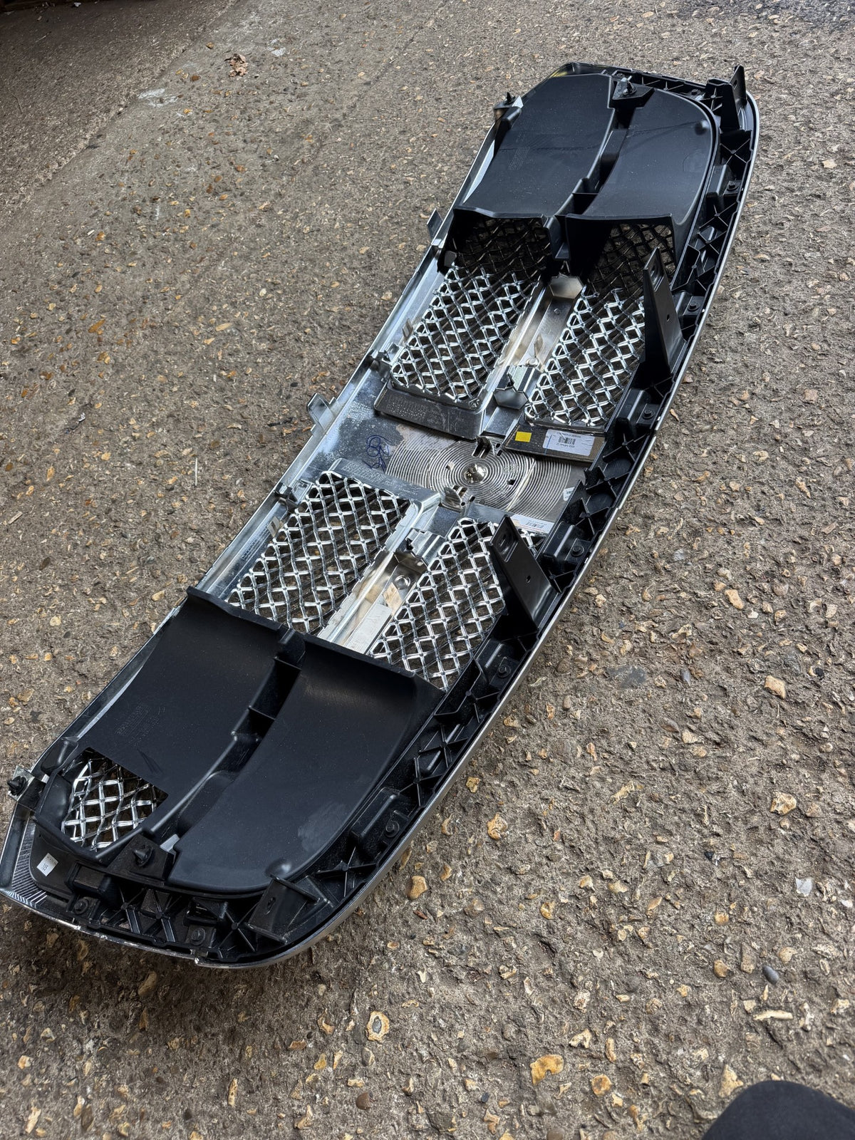 2013 - 2018 Dodge Ram 1500 Chrome Laramie Grille TAKEOFF 68148231AC NO BADGE